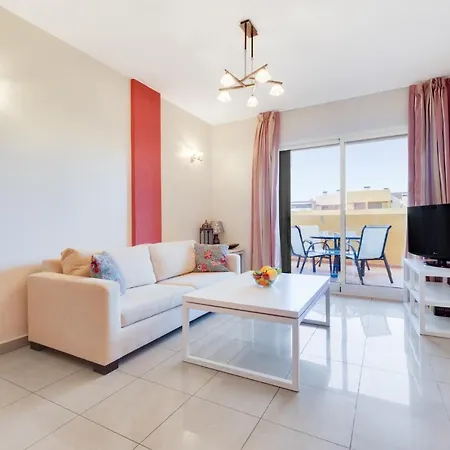 Апартаменты Apartamento Happy Holidays *